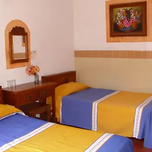 hotel-azteca.hotelspuertovallarta.org/
